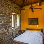 Appartamento Iris' Traditional Stone House