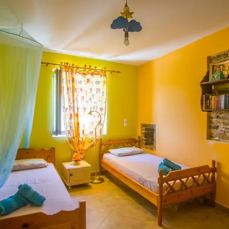 Iris' Traditional Stone House Apartamento