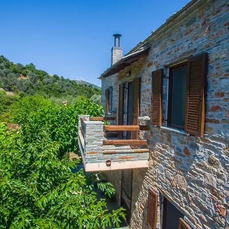 Iris' Traditional Stone House Zarakes