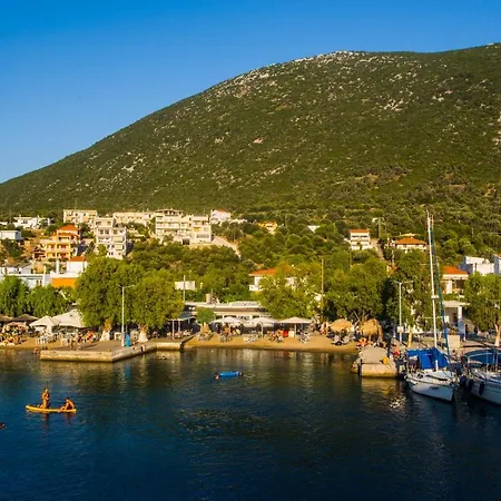 Апартаменты Iris' Traditional Stone House