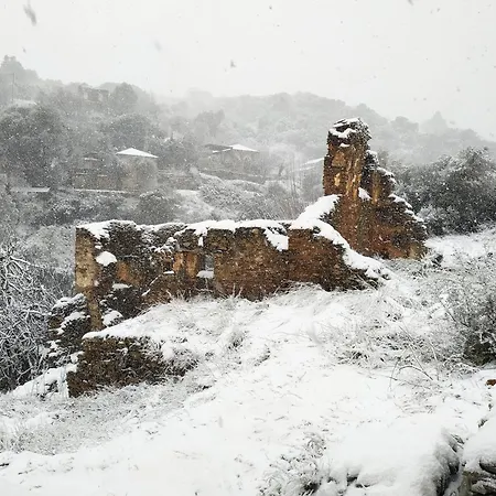 Apartamento Iris' Traditional Stone House *